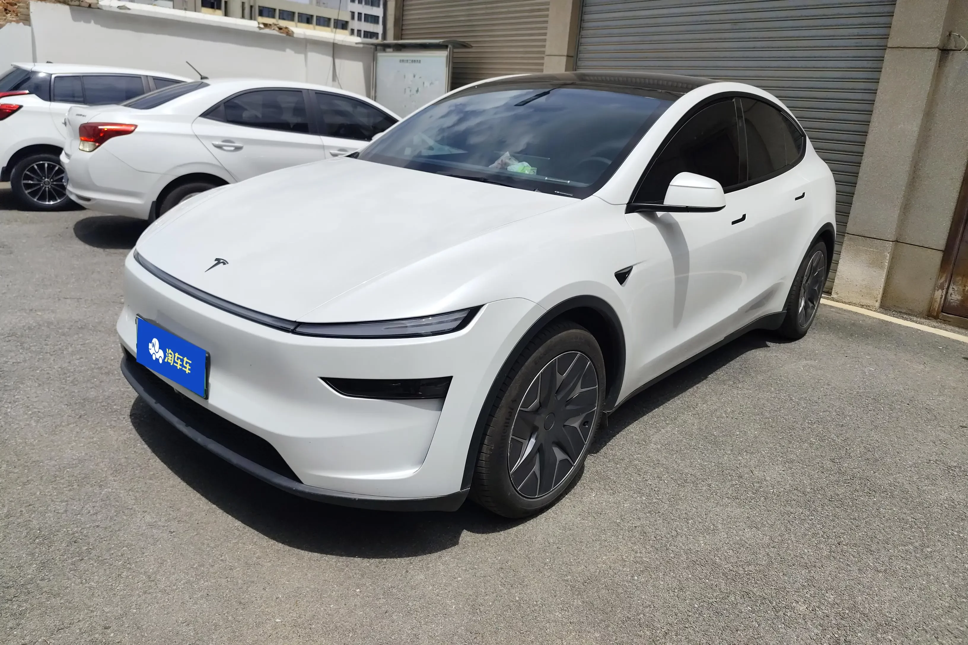 Tesla Model Y L