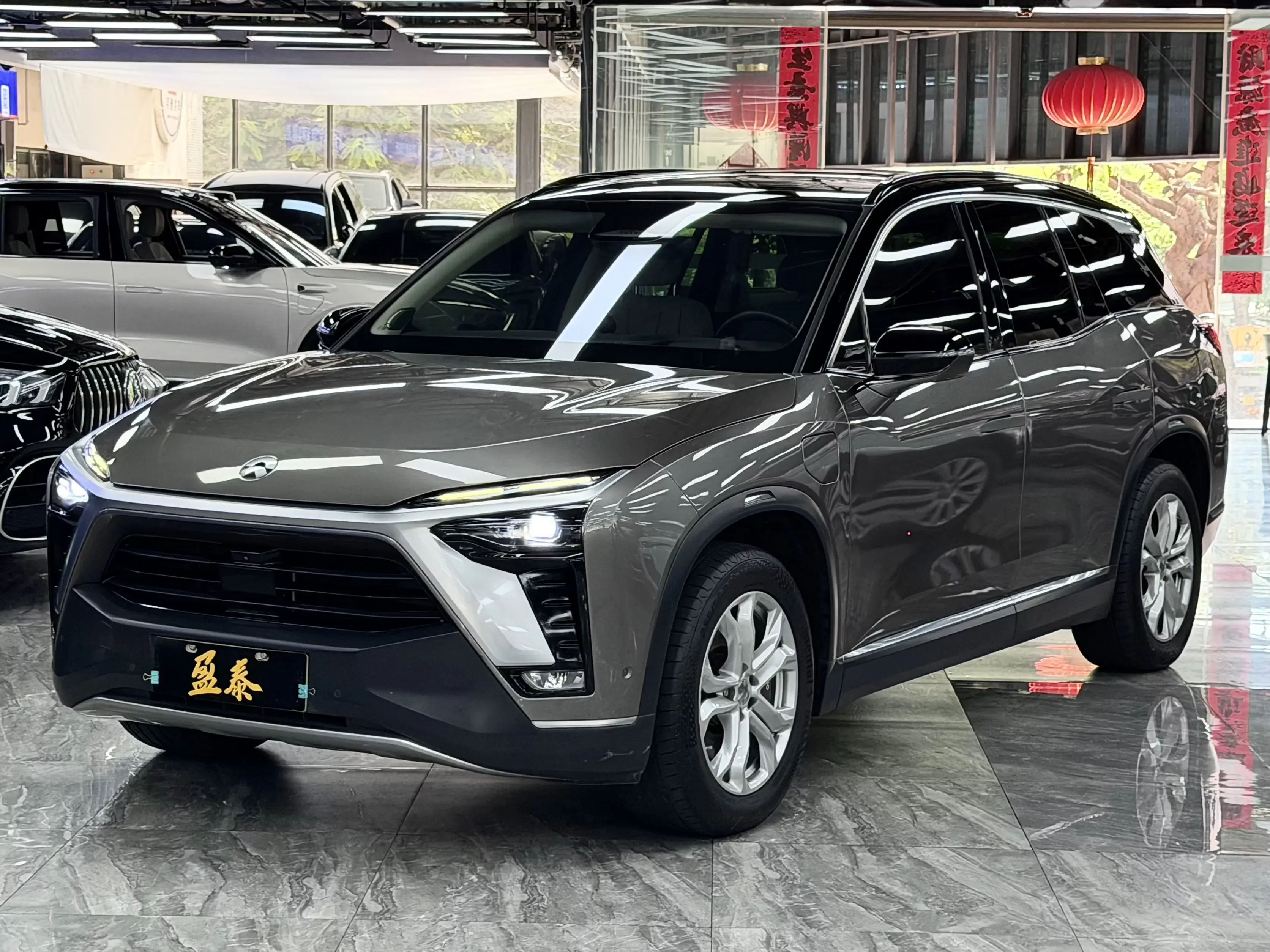 NIO ES8