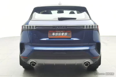 Lynk & Co 06