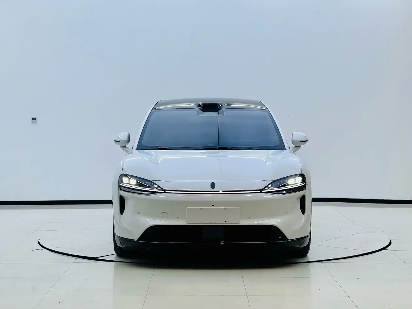 Luxeed Zhijie R7