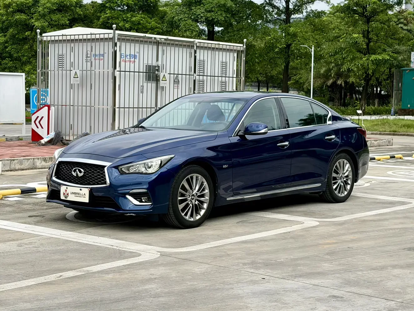 Infiniti Q50L