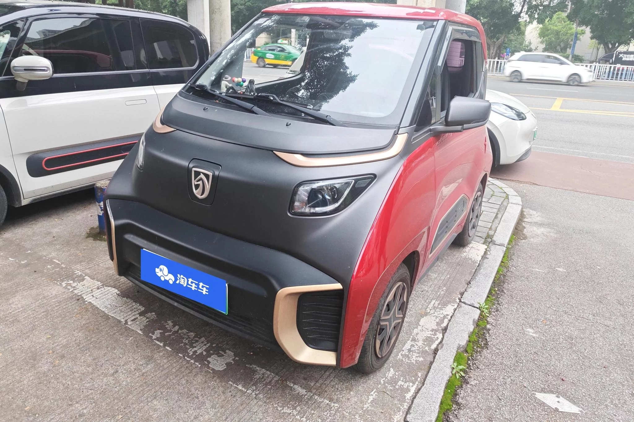 Baojun E200