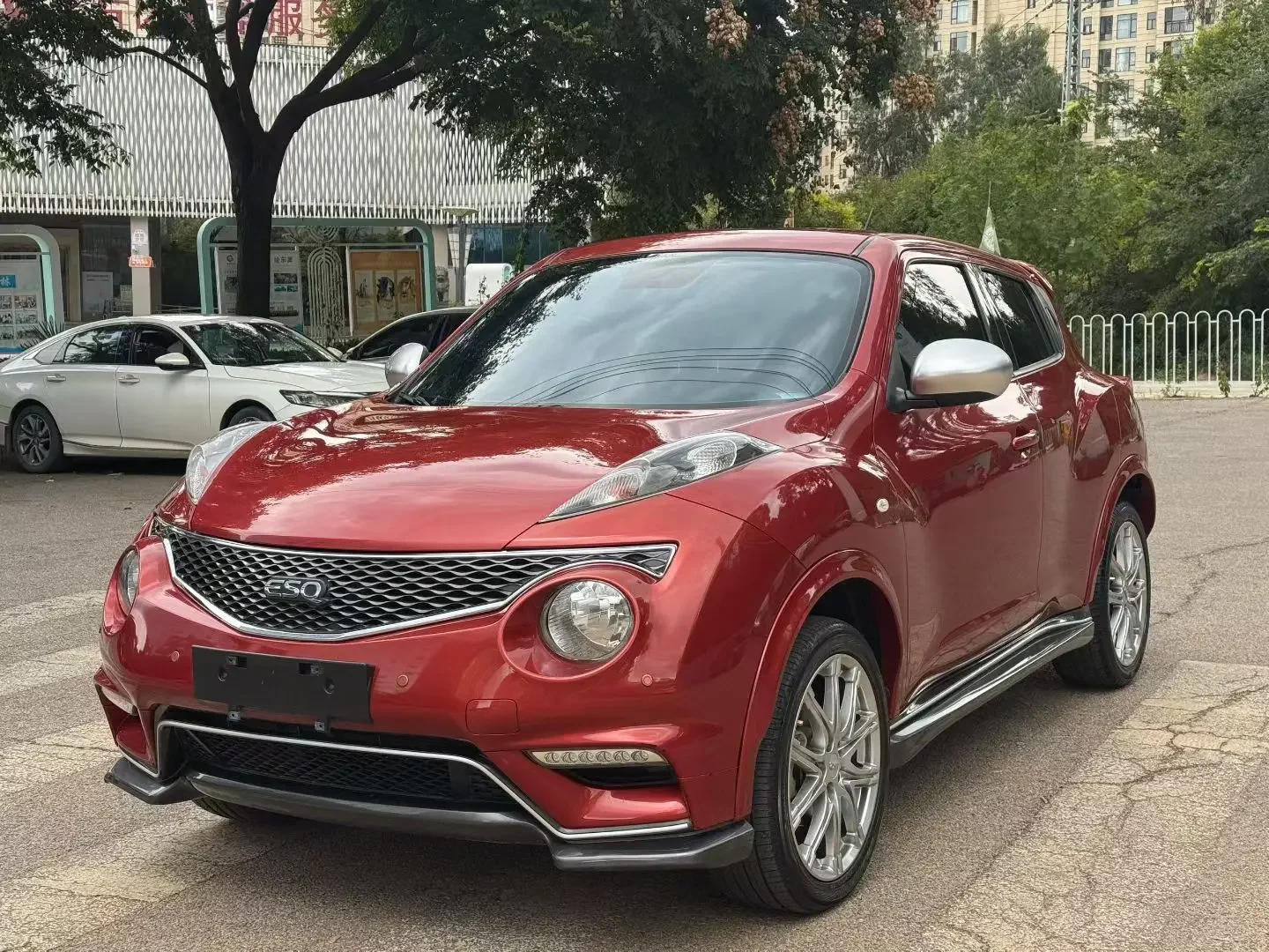 Infiniti ESQ