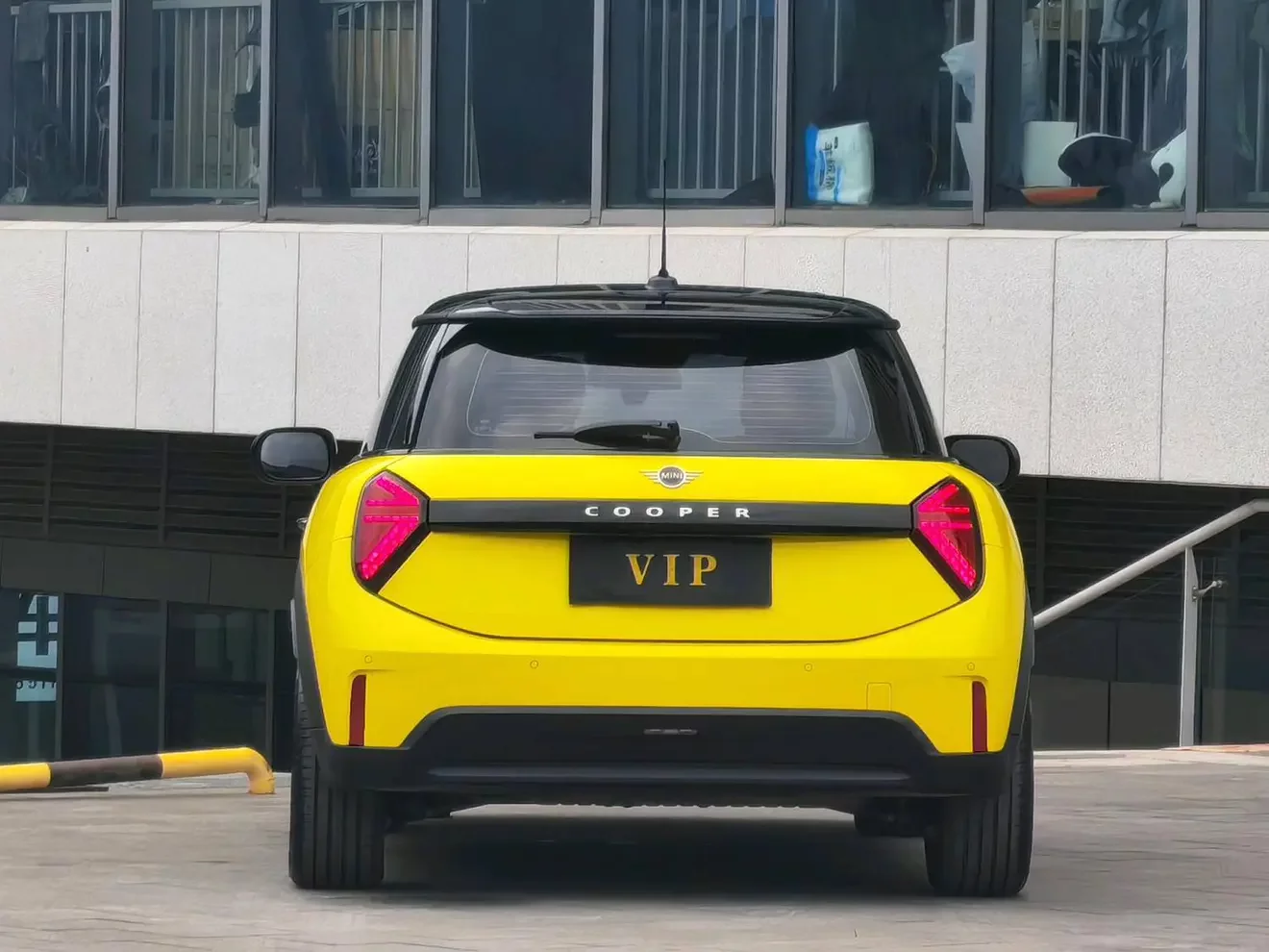 MINI MINI