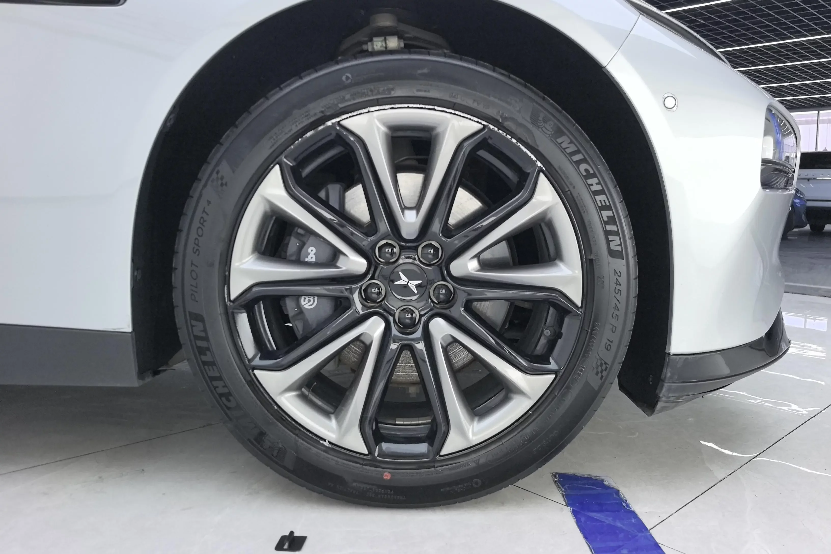 XPeng P7
