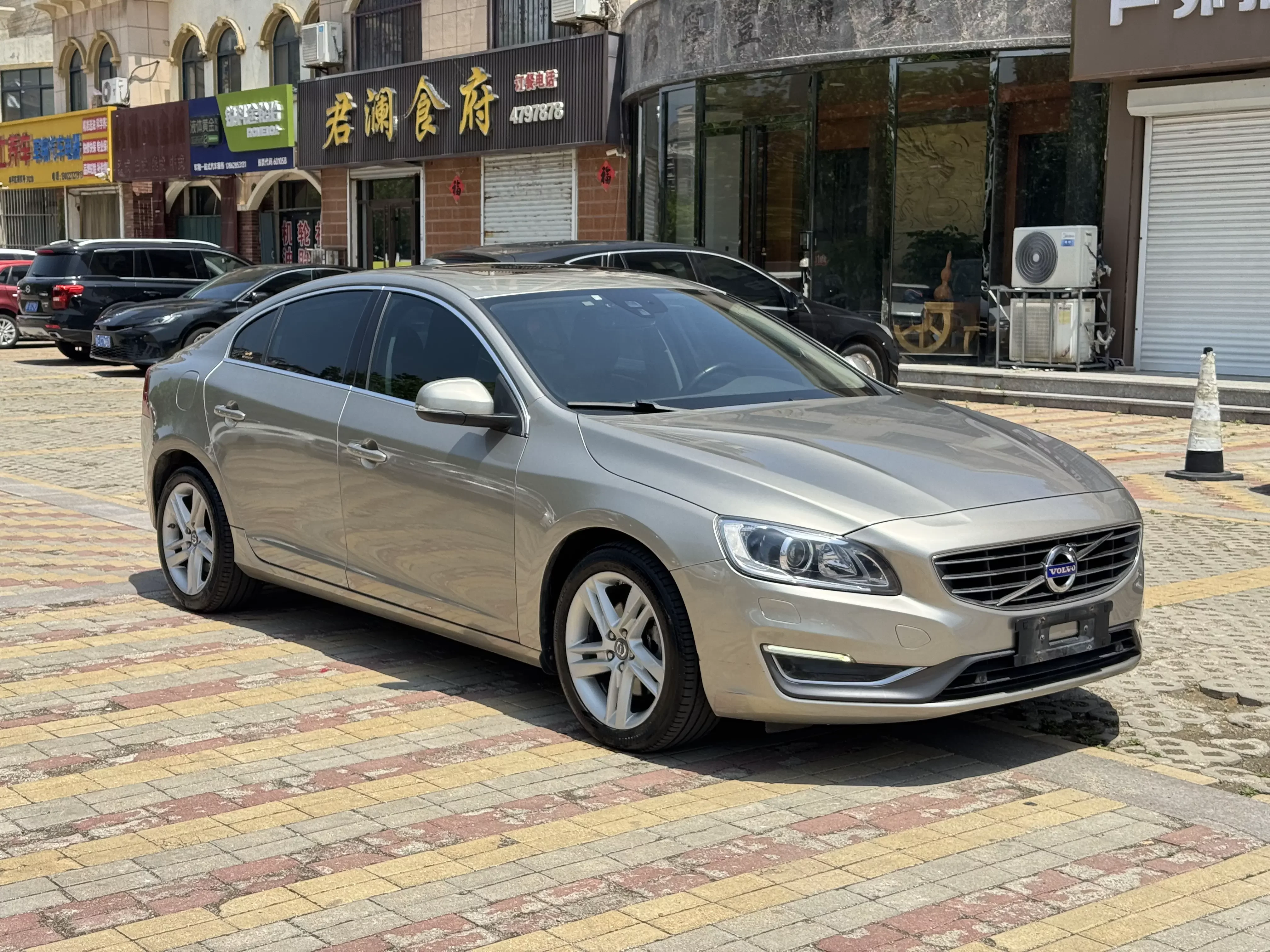 Volvo S60