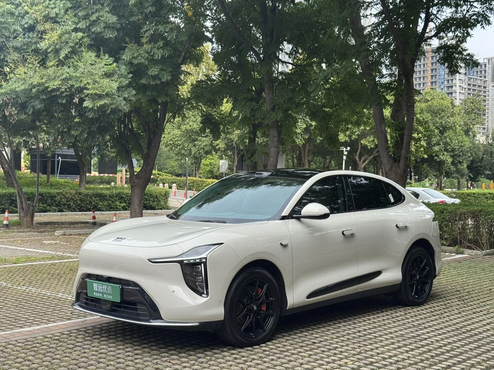 IM Motors Zhiji LS6