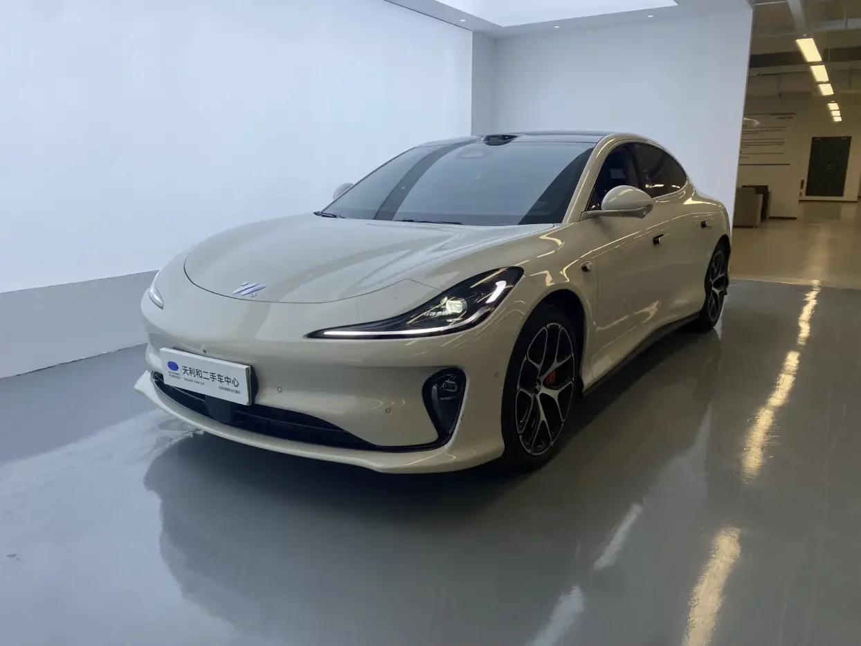 IM Motors Zhiji L6