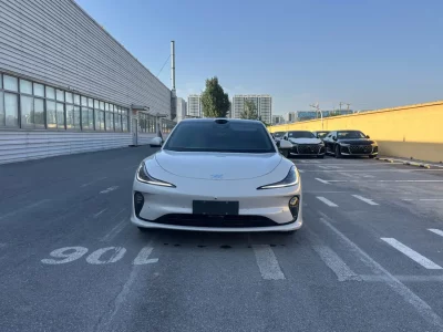 IM Motors Zhiji L6