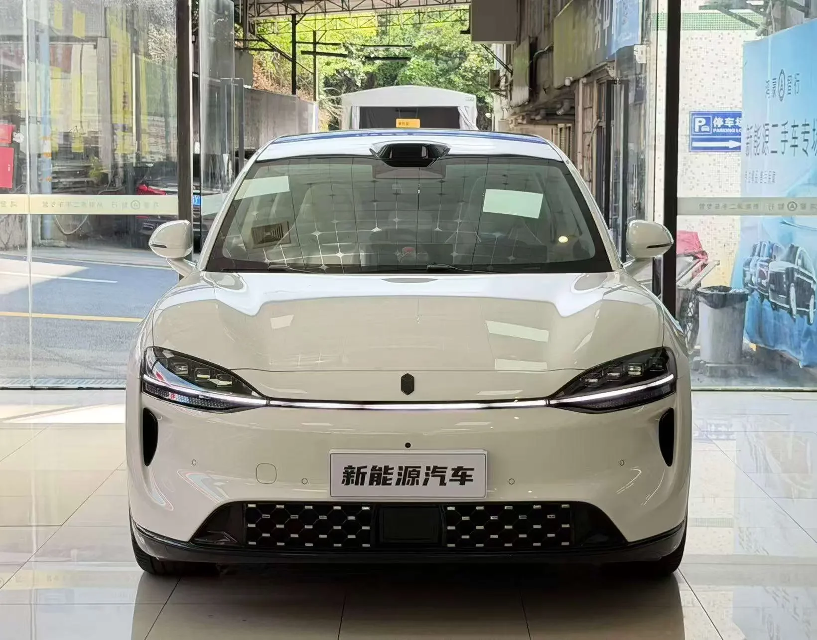Luxeed Zhijie R7
