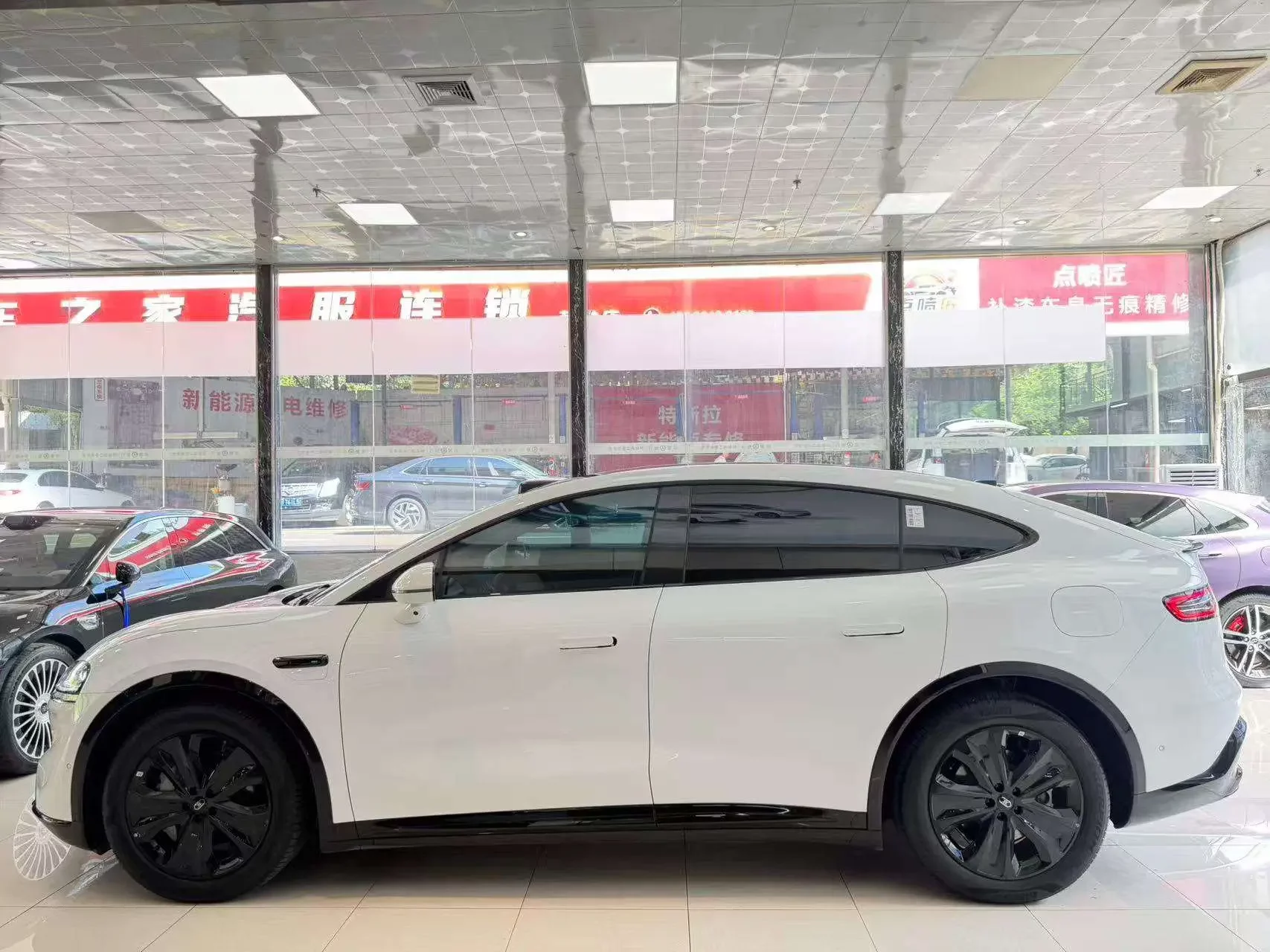Luxeed Zhijie R7