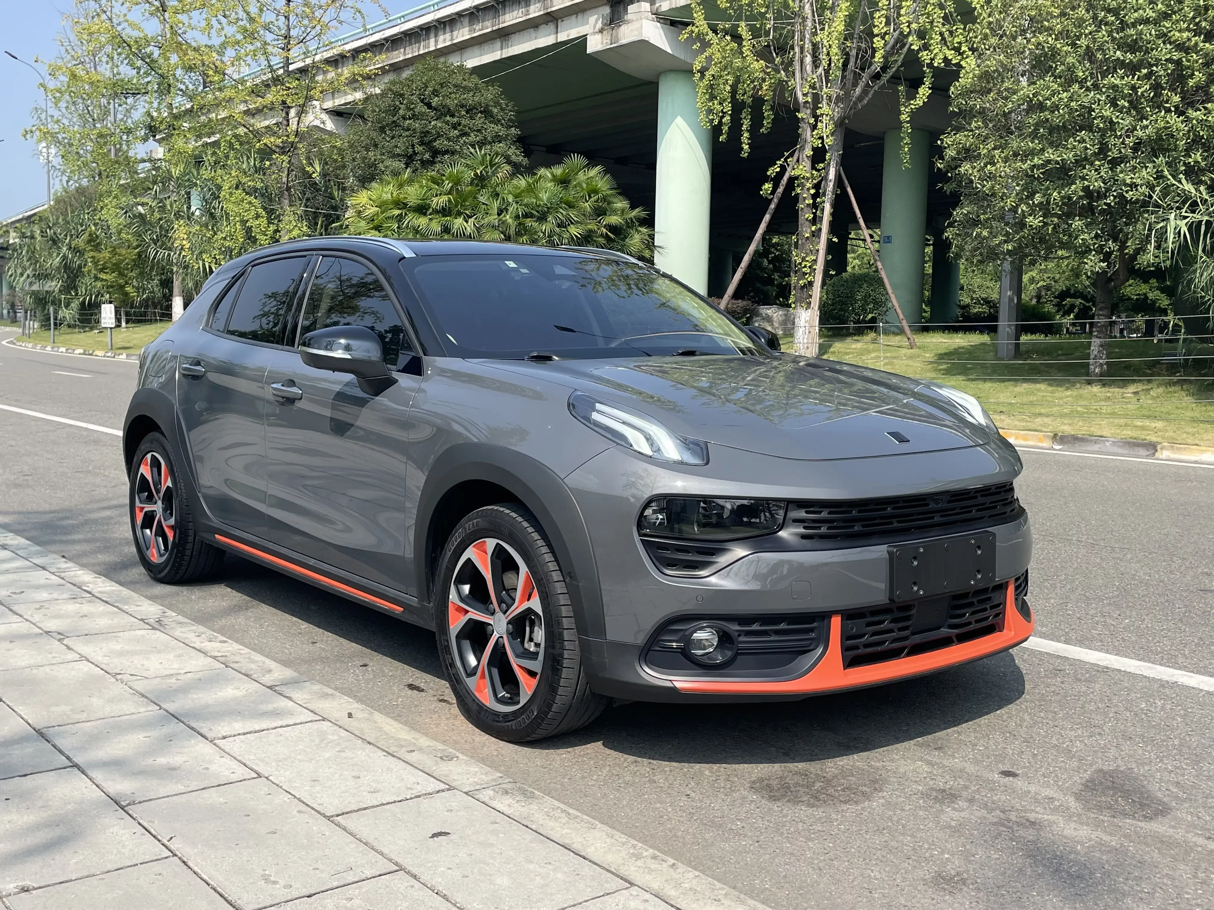 Lynk & Co 02