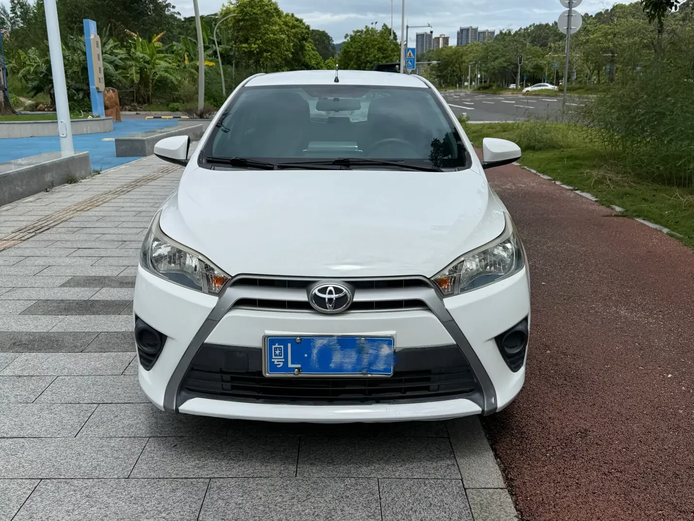 Toyota Yaris L