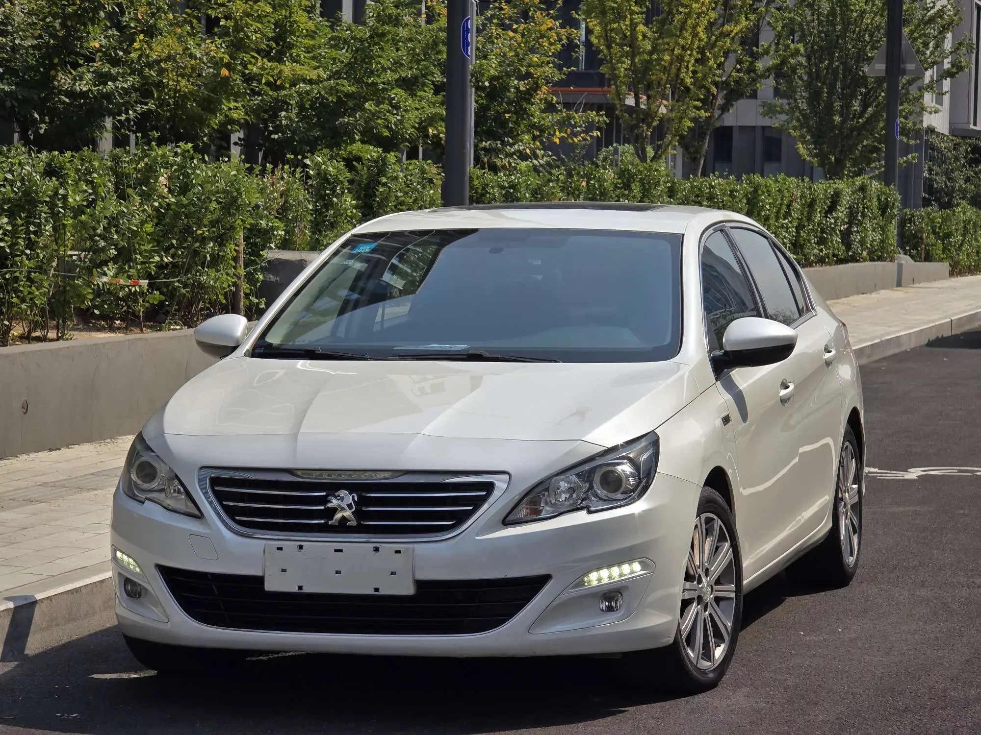 Peugeot 408
