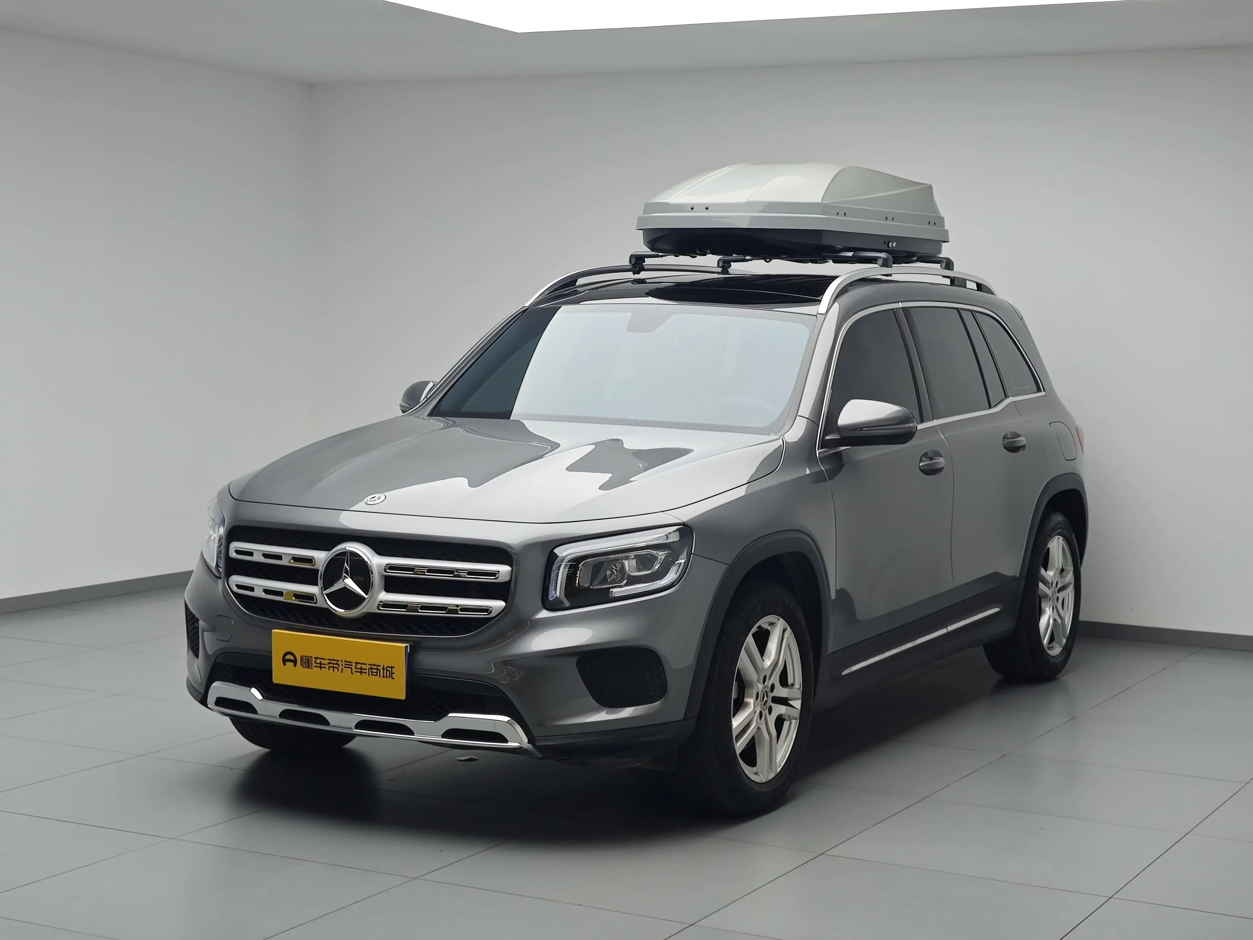 MERCEDES-BENZ GLB