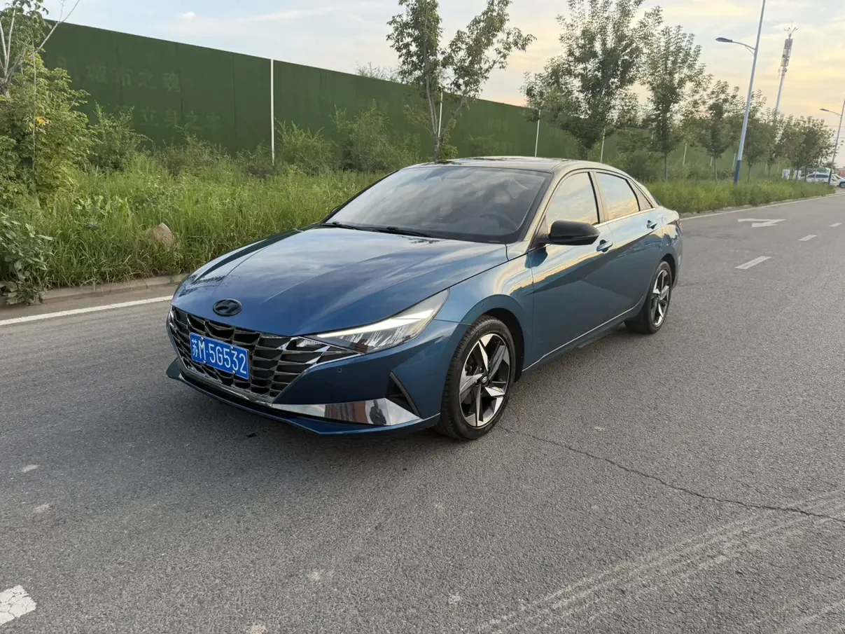 HYUNDAI ELANTRA