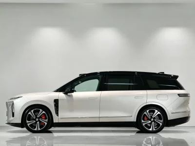 NIO ES8