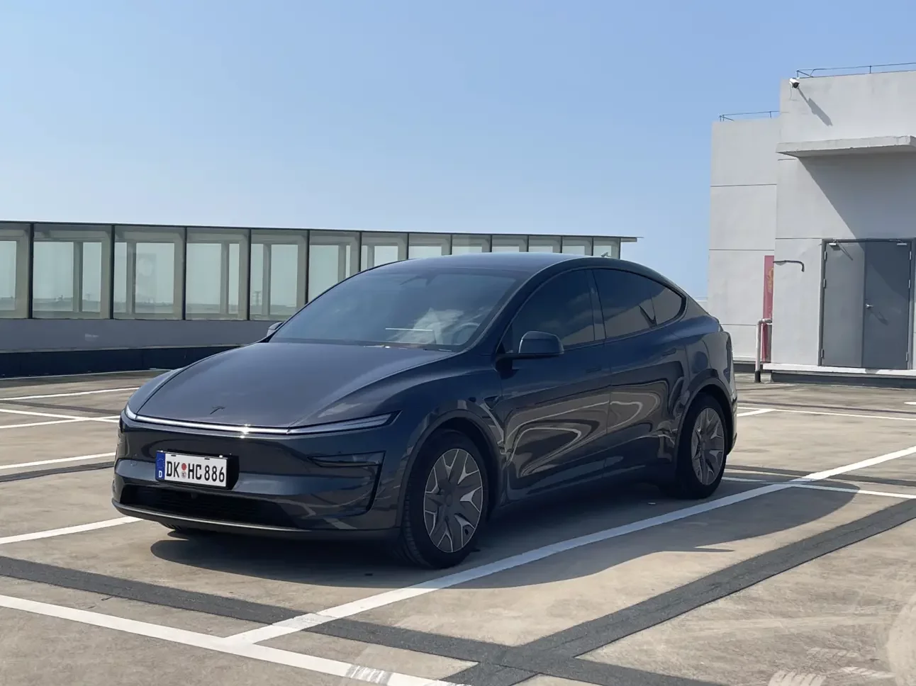Tesla Model Y L