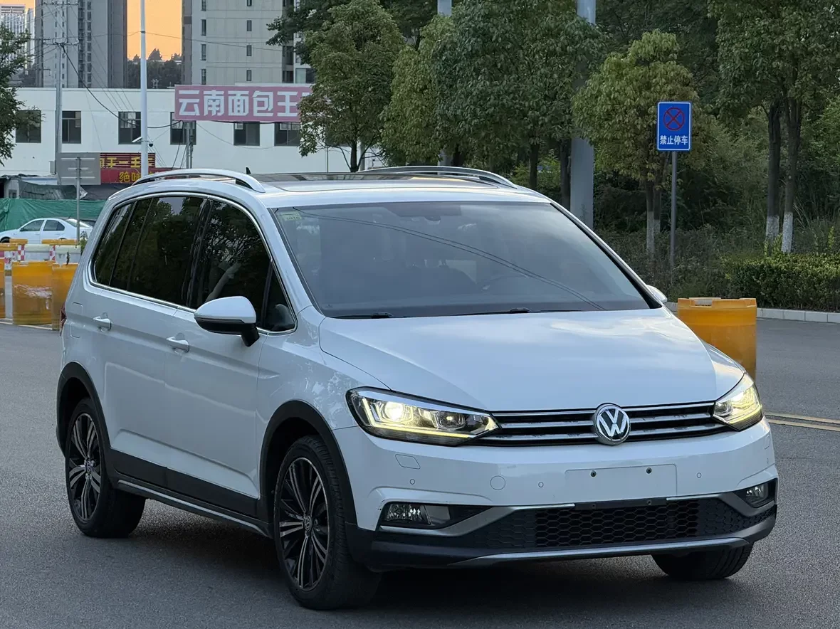 Volkswagen Touran L