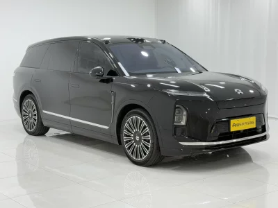 NIO ES8