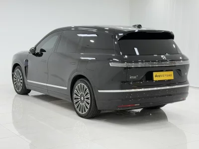 NIO ES8