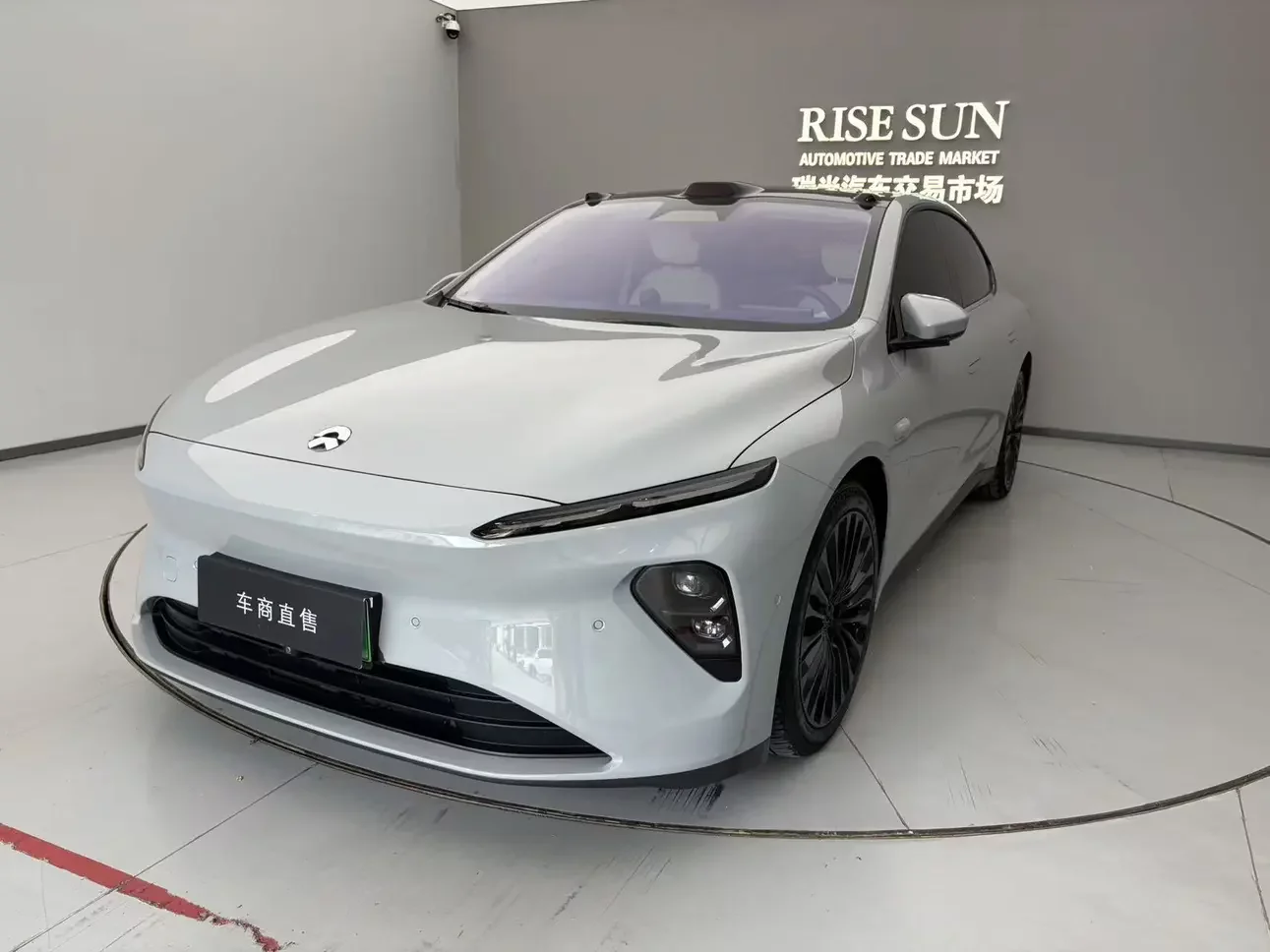 NIO ET7