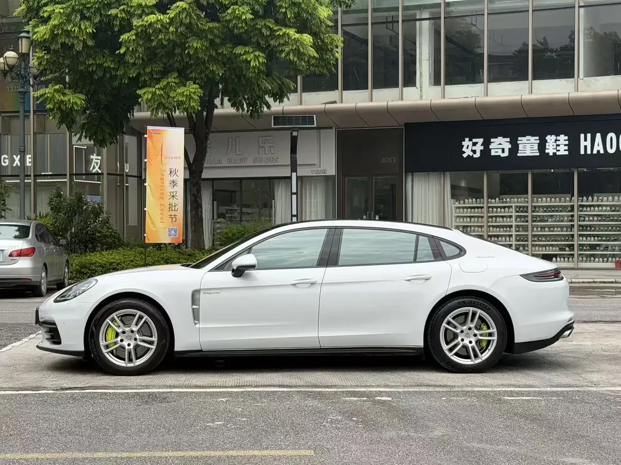 Porsche Panamera E-Hybrid