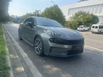 Lynk & Co 03
