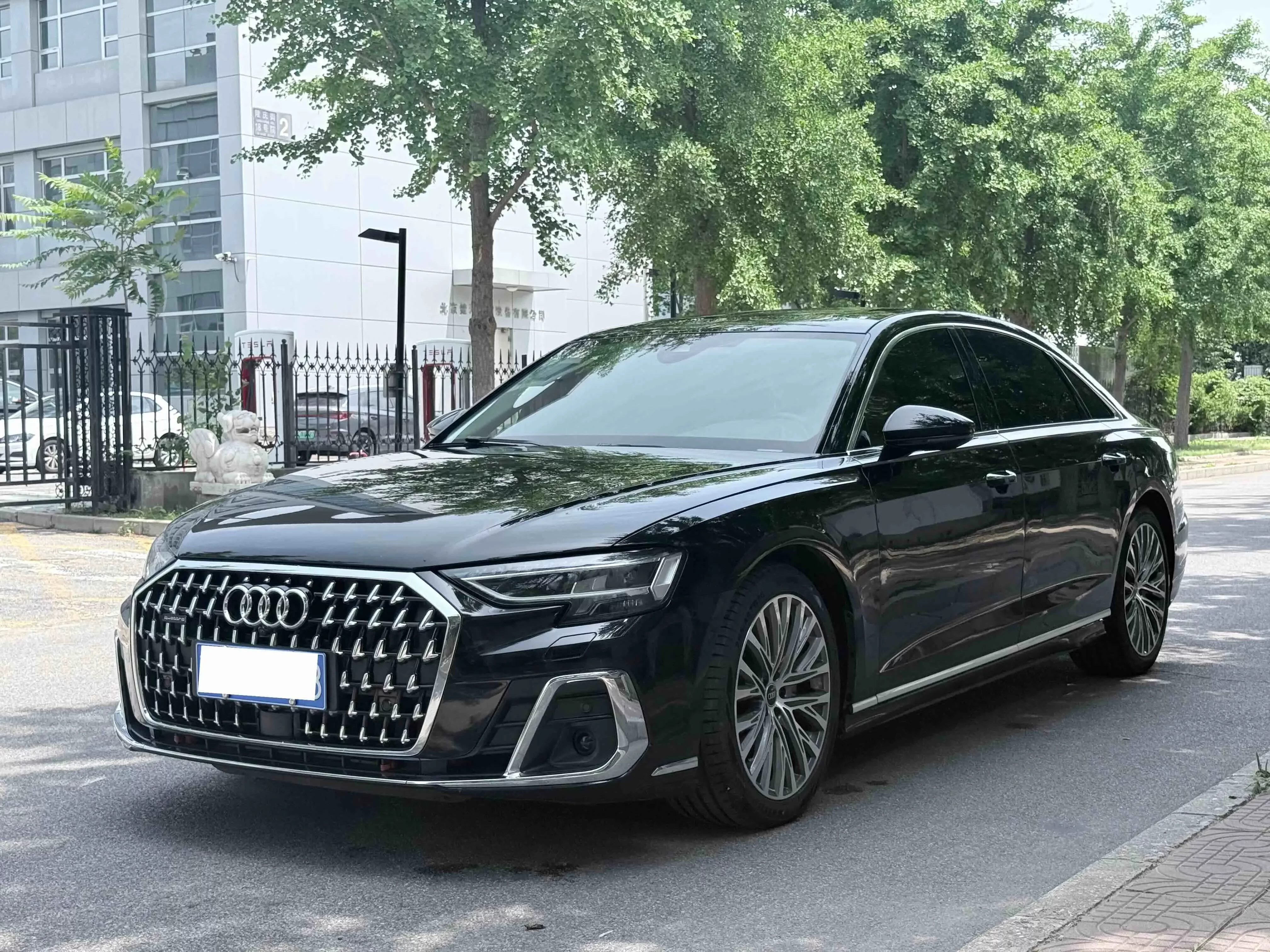 AUDI A8