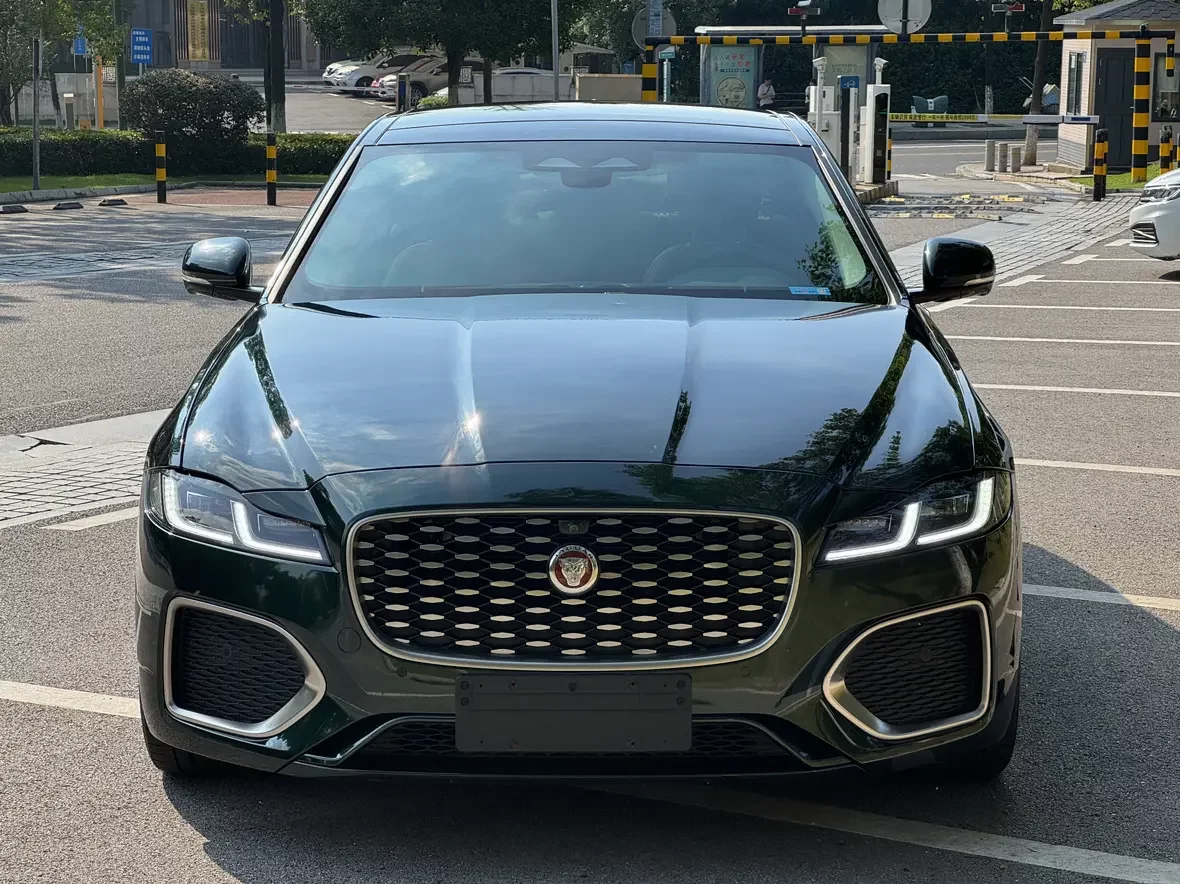 Jaguar XFL