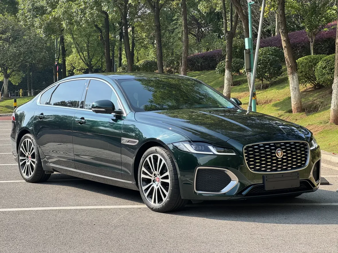 Jaguar XFL