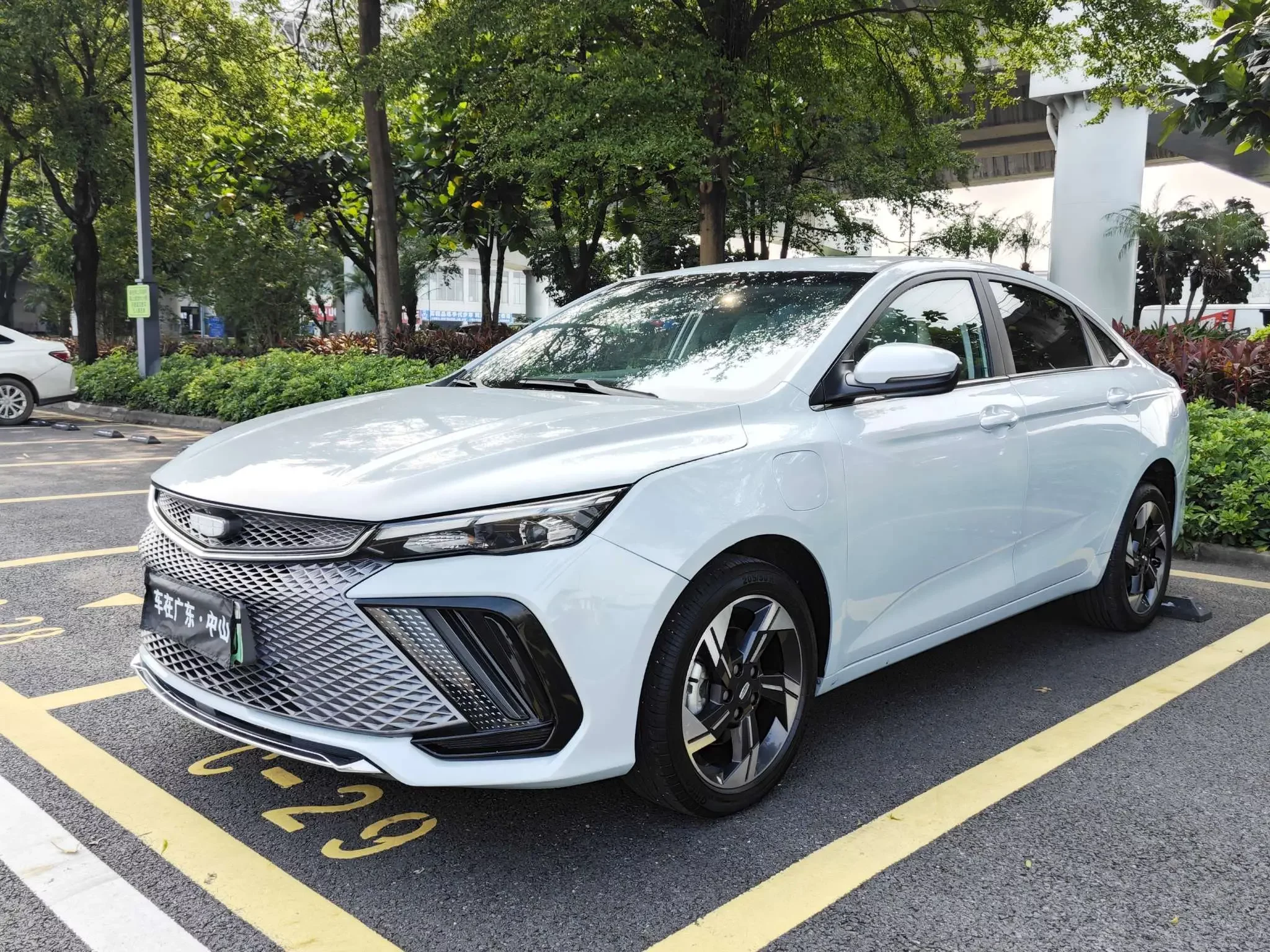 GEELY EMGRAND L HIP