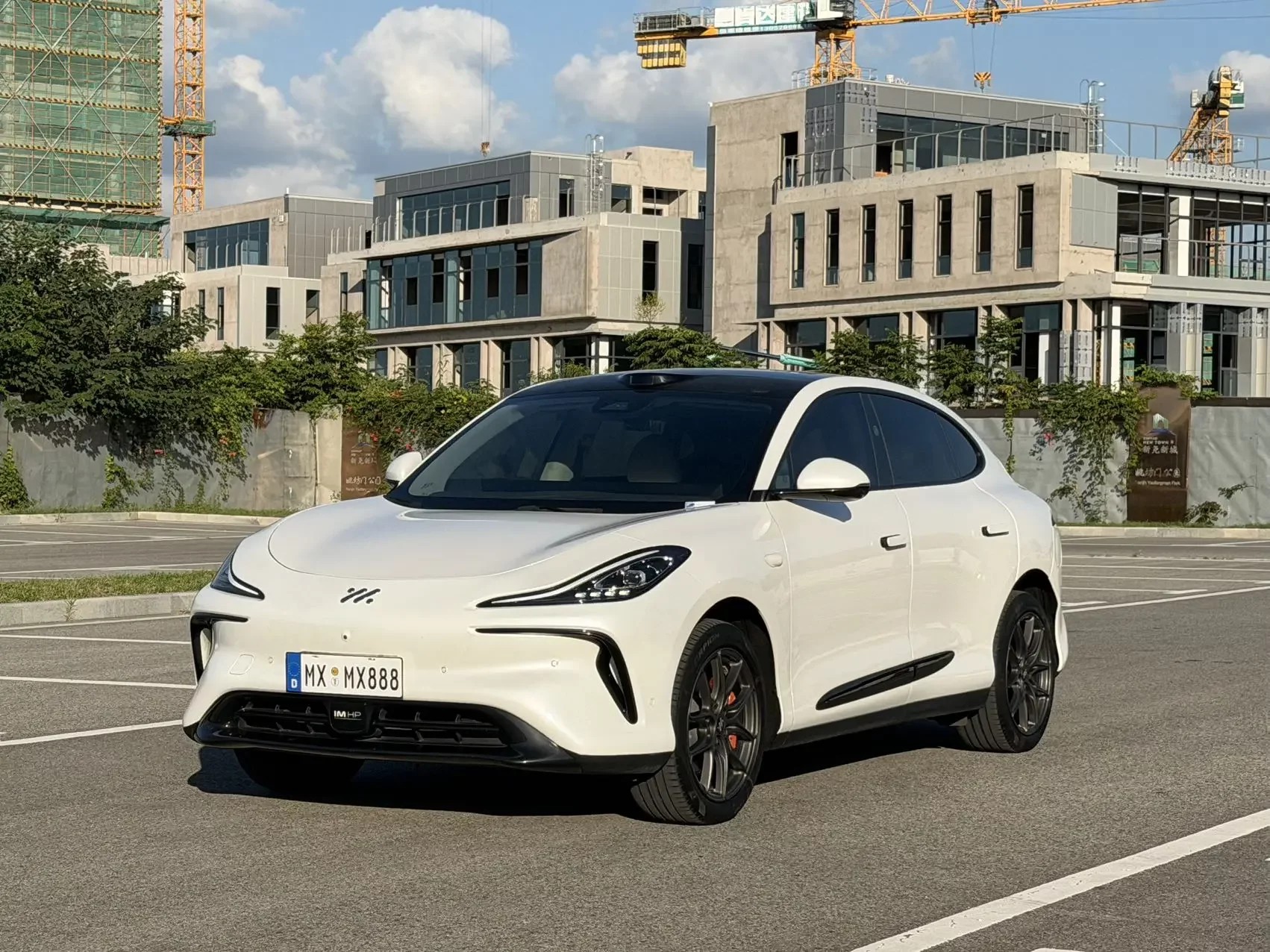IM Motors Zhiji LS6