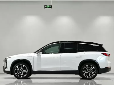 NIO ES8