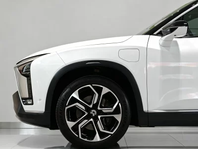 NIO ES8