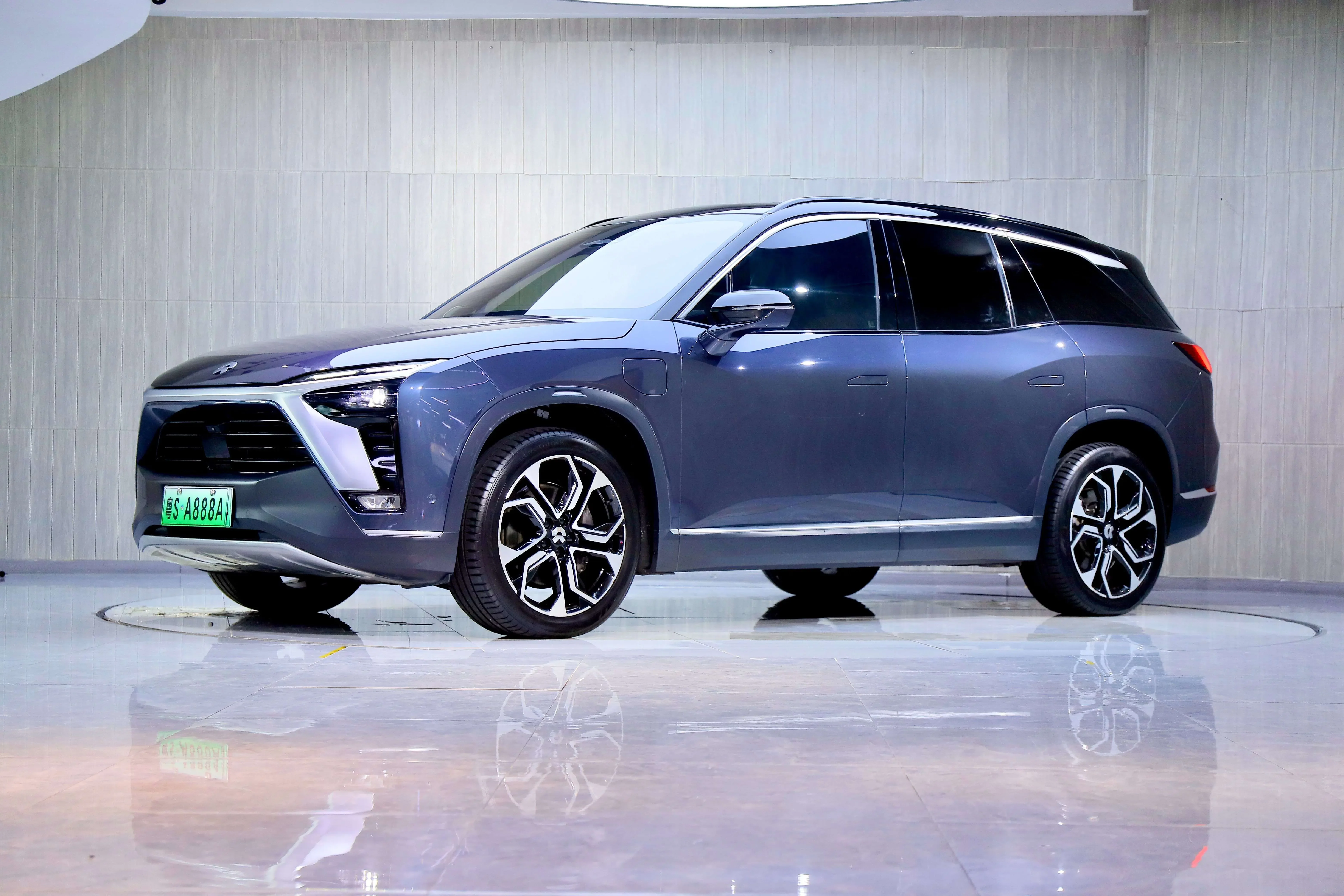 NIO ES8