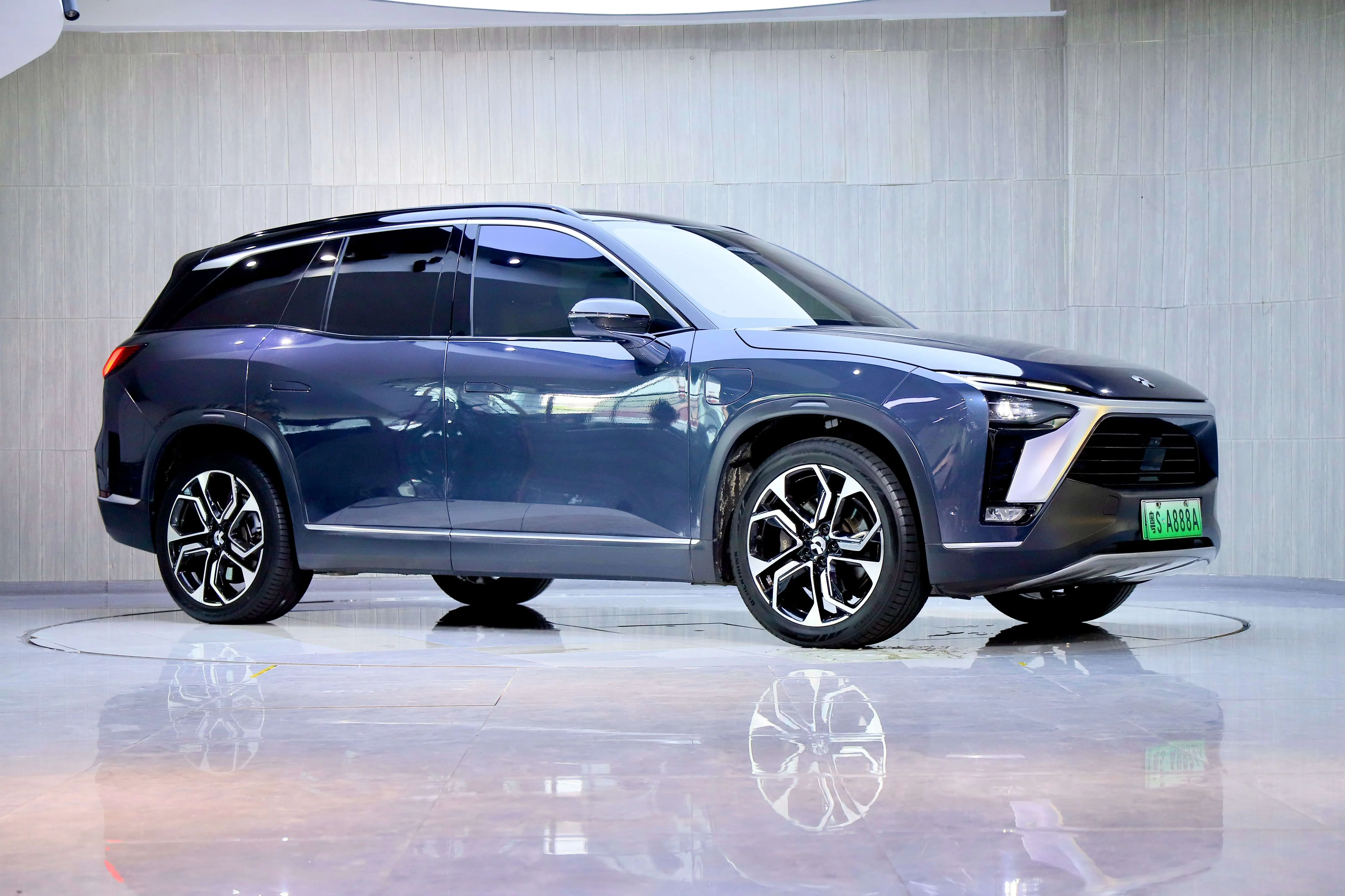 NIO ES8