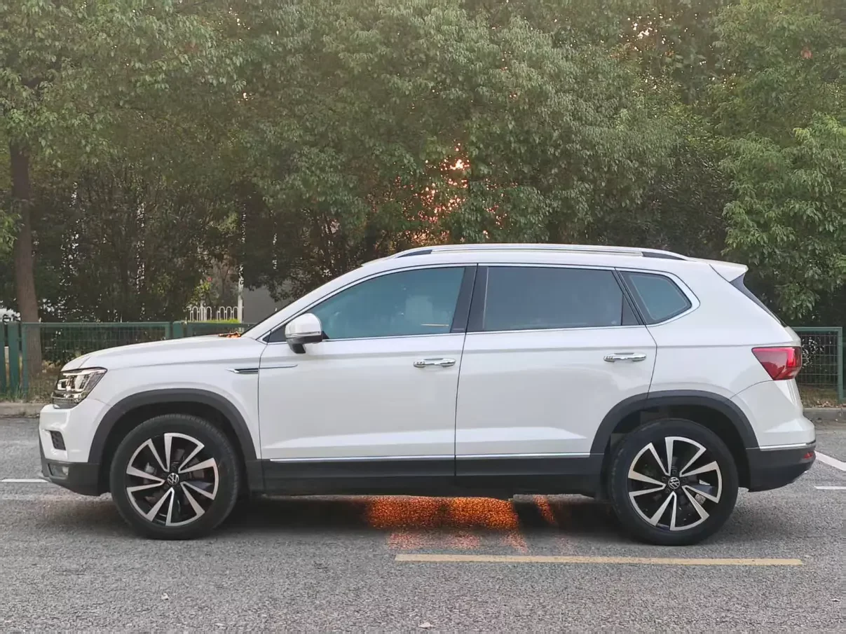 Volkswagen Tharu