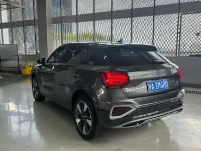Audi Q2L