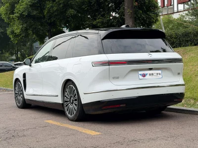 NIO ES8