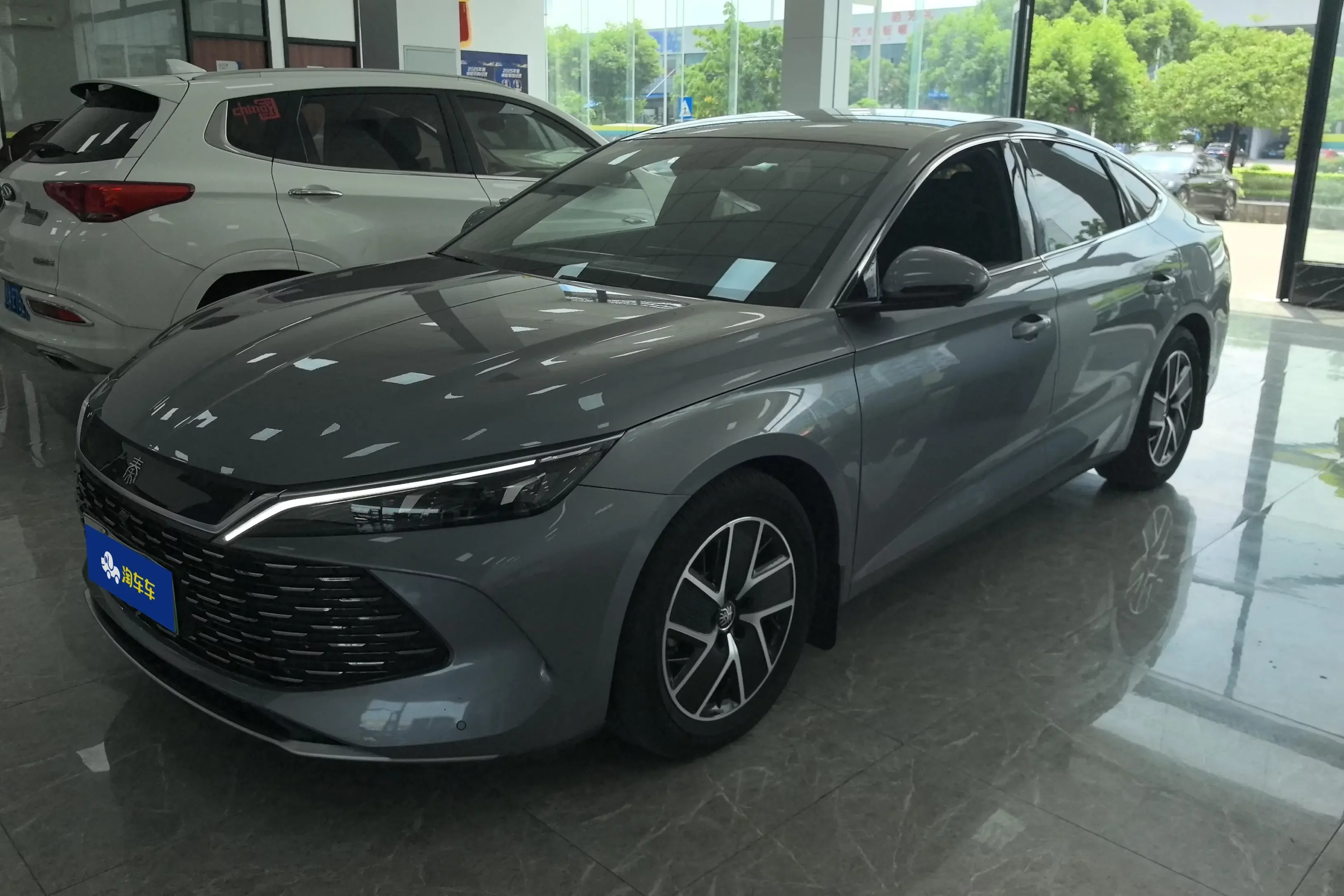 BYD Qin L DM