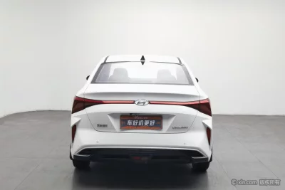 Hyundai Accept