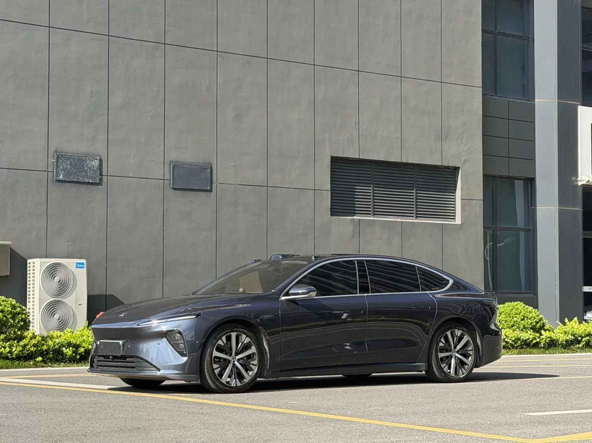 NIO ET7