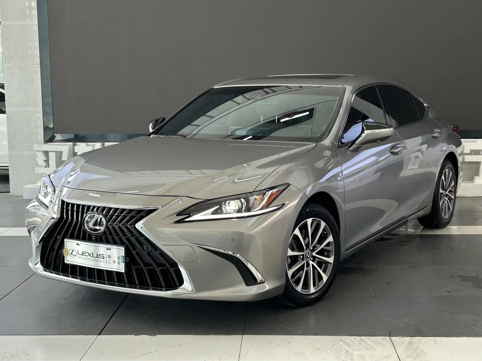 Lexus ES