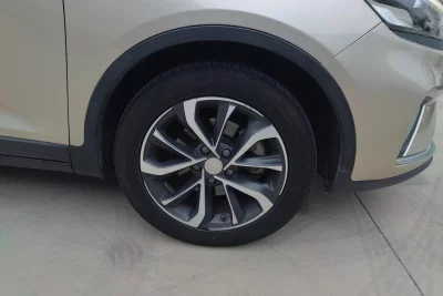 Geely Emgrand GS