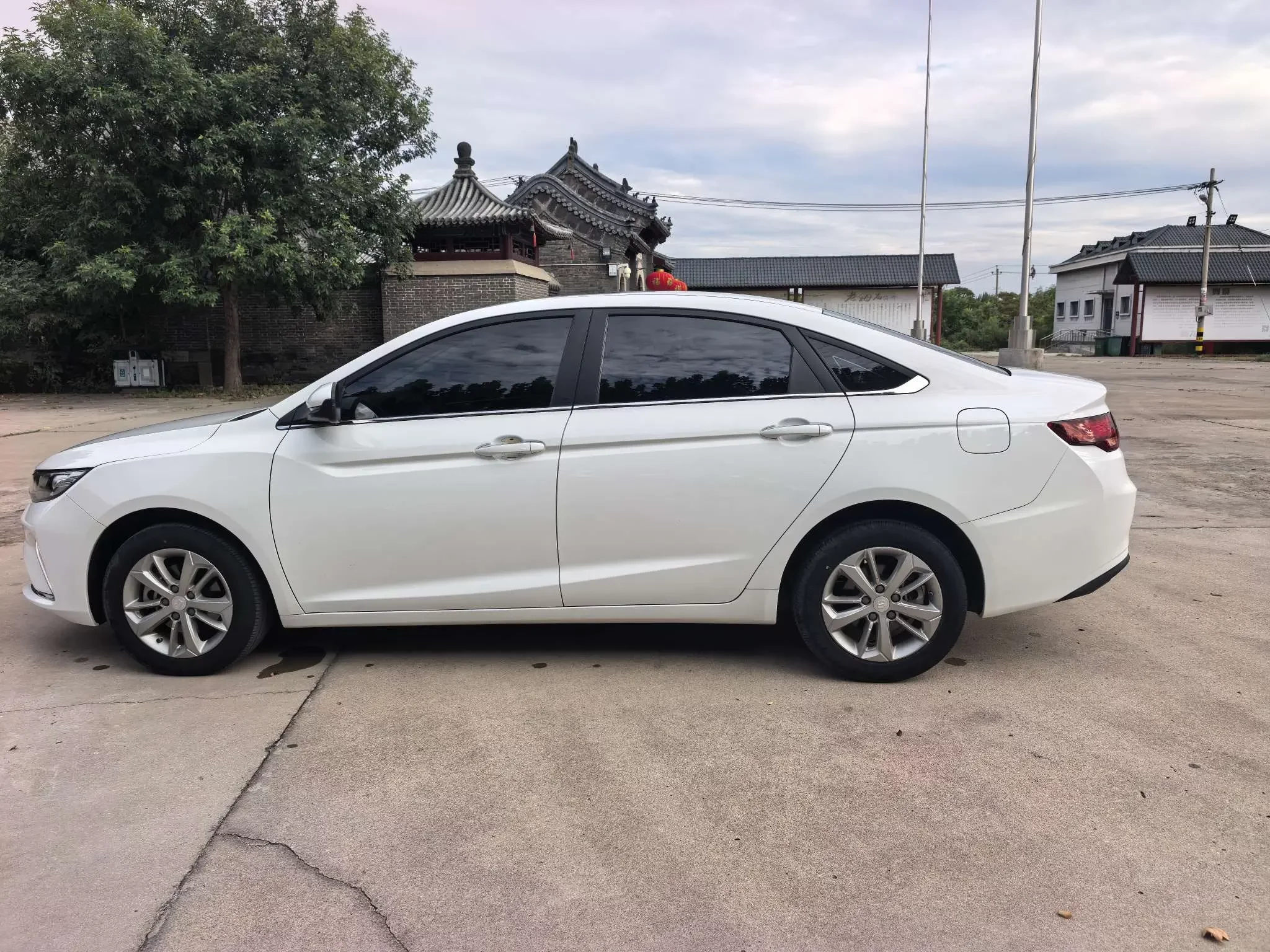Geely Emgrand GL