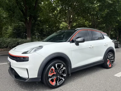 Lynk & Co 06
