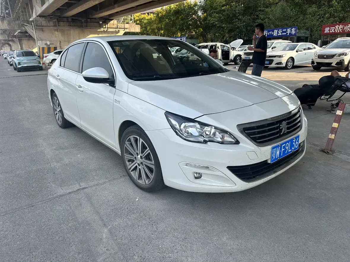 Peugeot 408