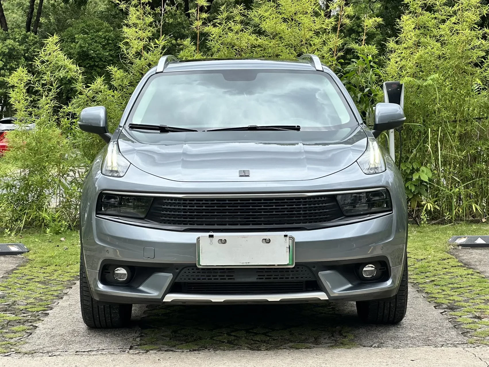 Lynk & Co 01 EM-P