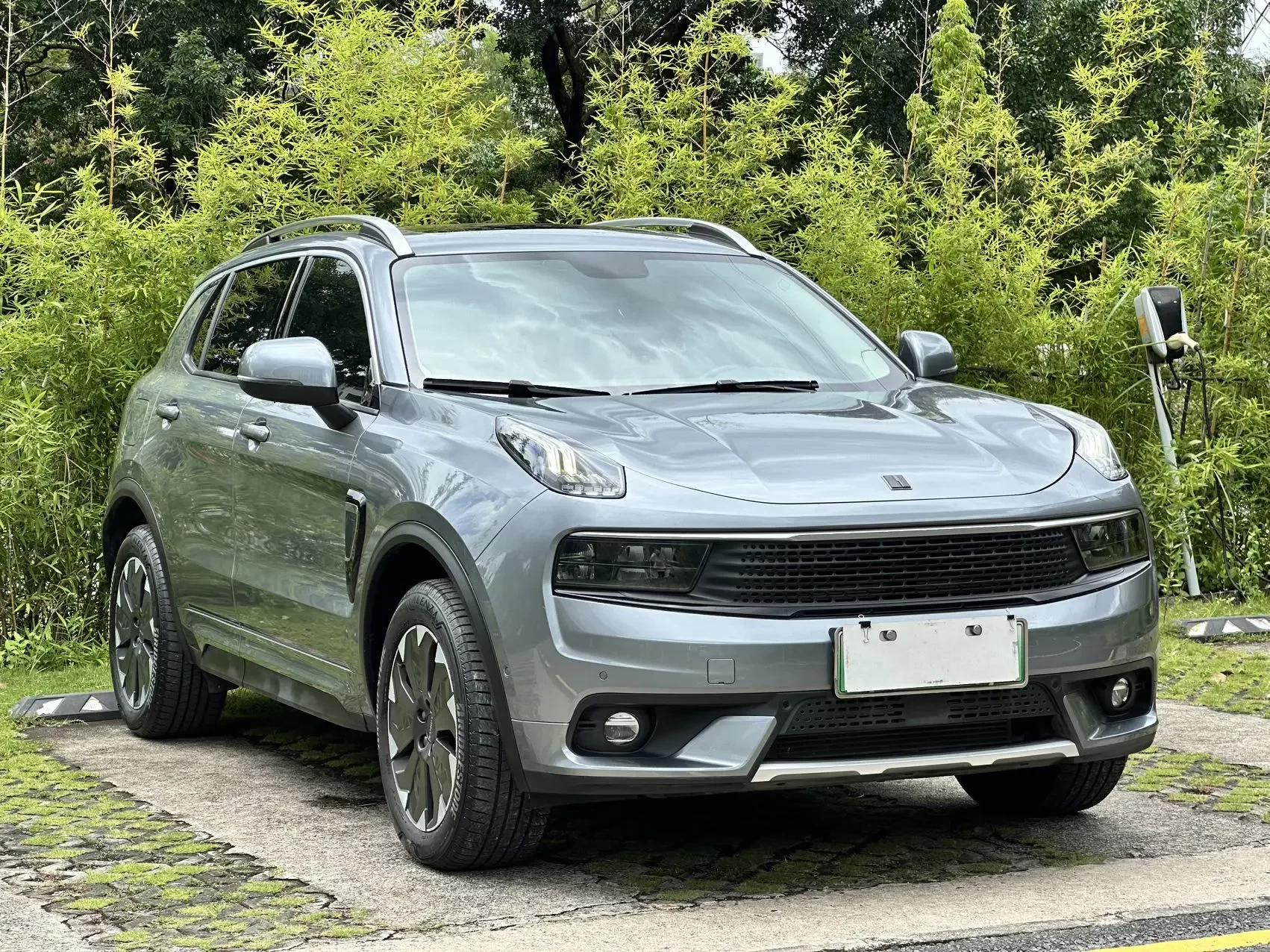 Lynk & Co 01 EM-P
